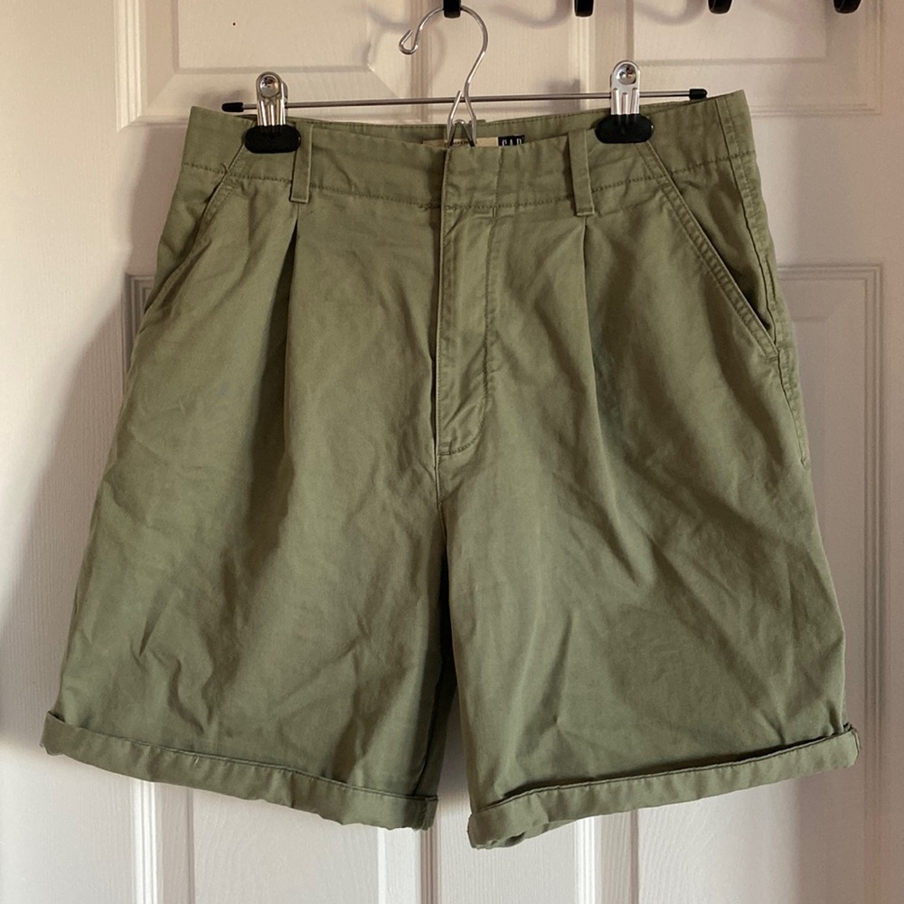Gap high pleated shorts